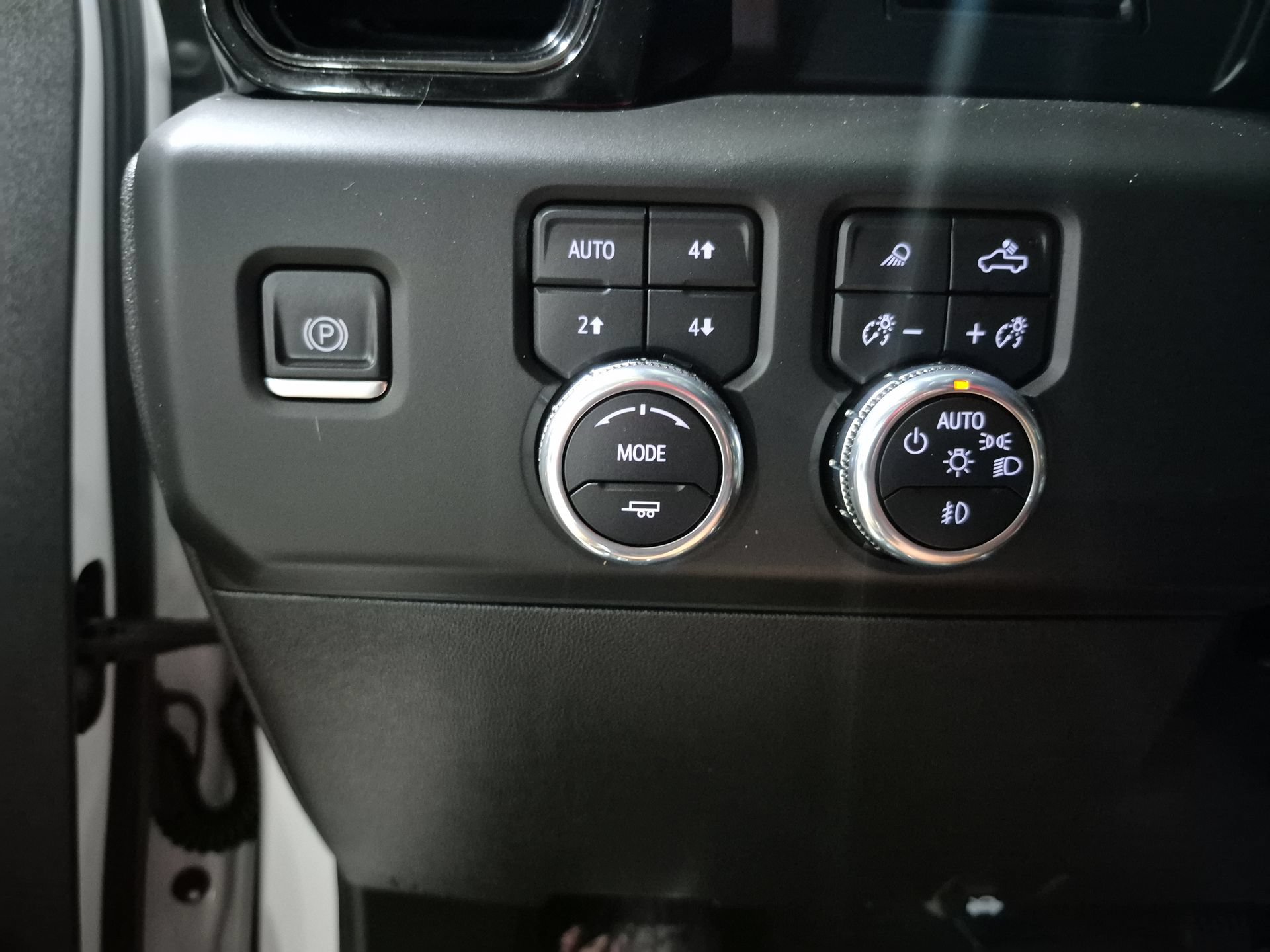 Certified 2025 GMC Sierra 1500 AT4 AWD/4WD image 19