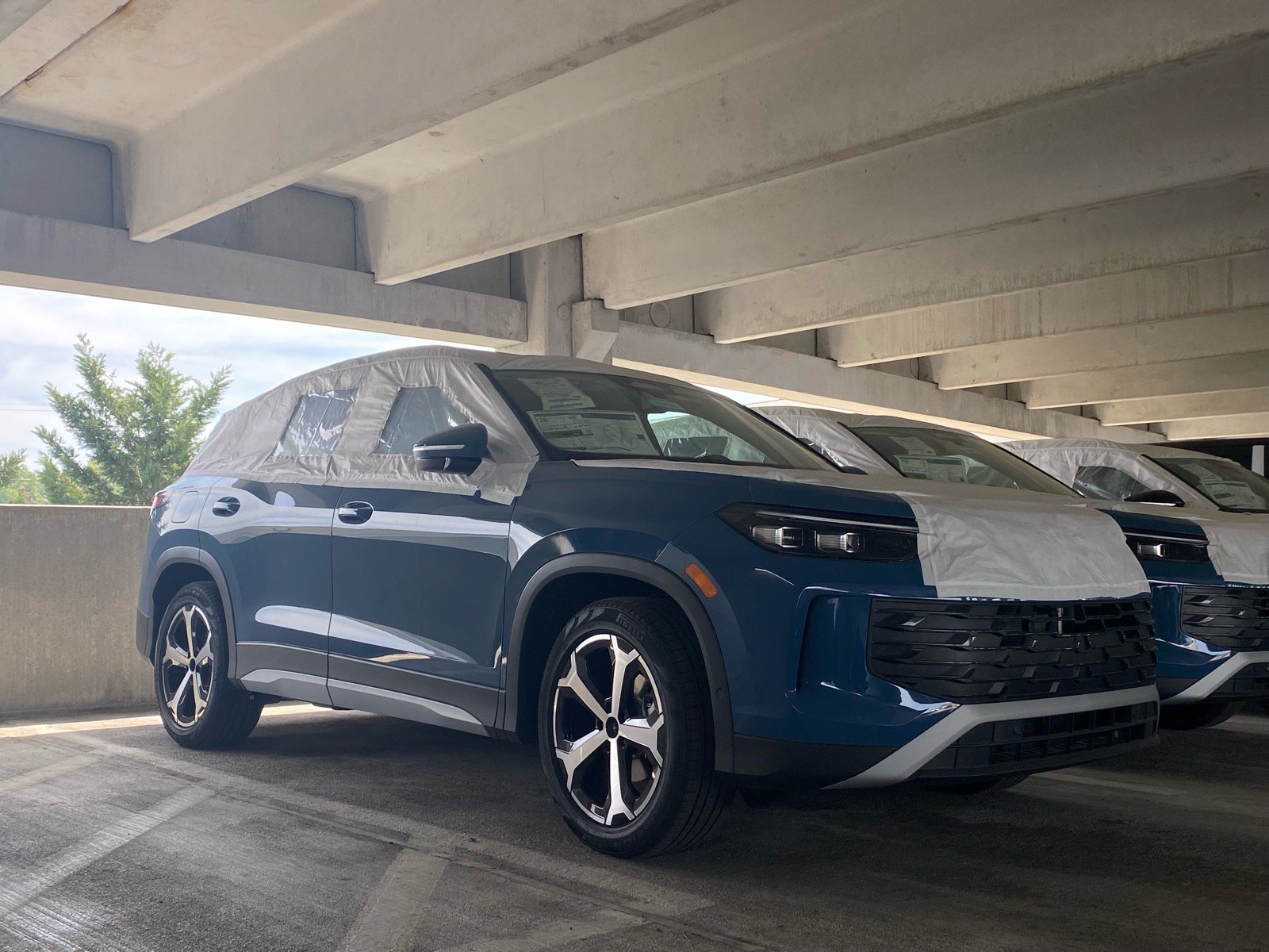 New 2026 Volkswagen Tiguan SE FWD image 1