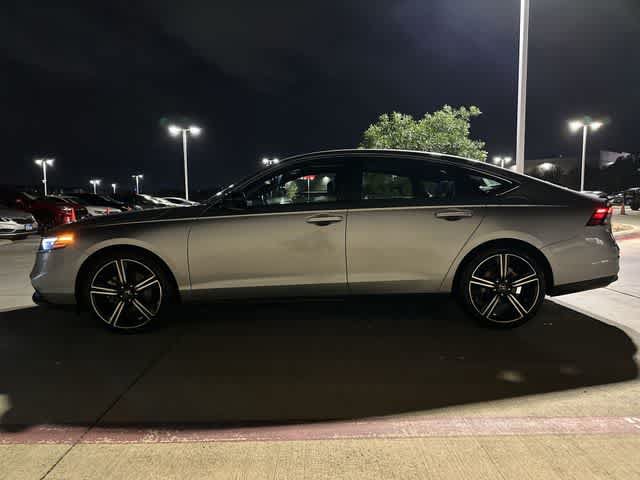 Used 2023 Honda Accord Sport image 3
