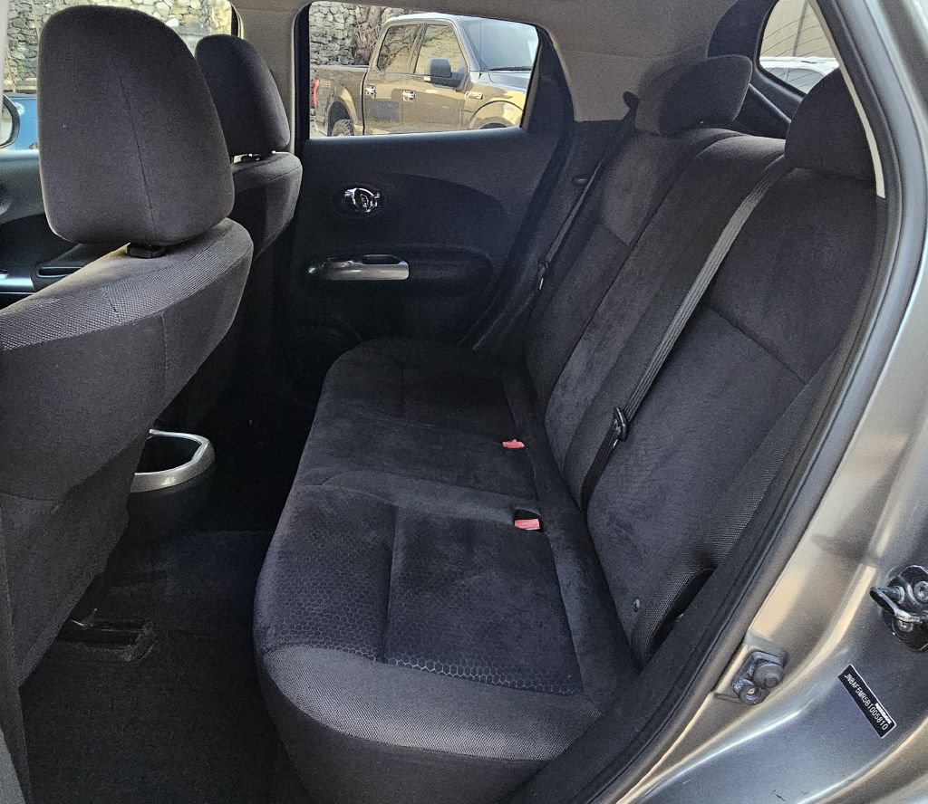 Used 2011 Nissan Juke SV FWD image 12
