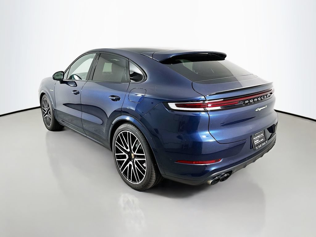 Used 2025 Porsche Cayenne S AWD/4WD image 3