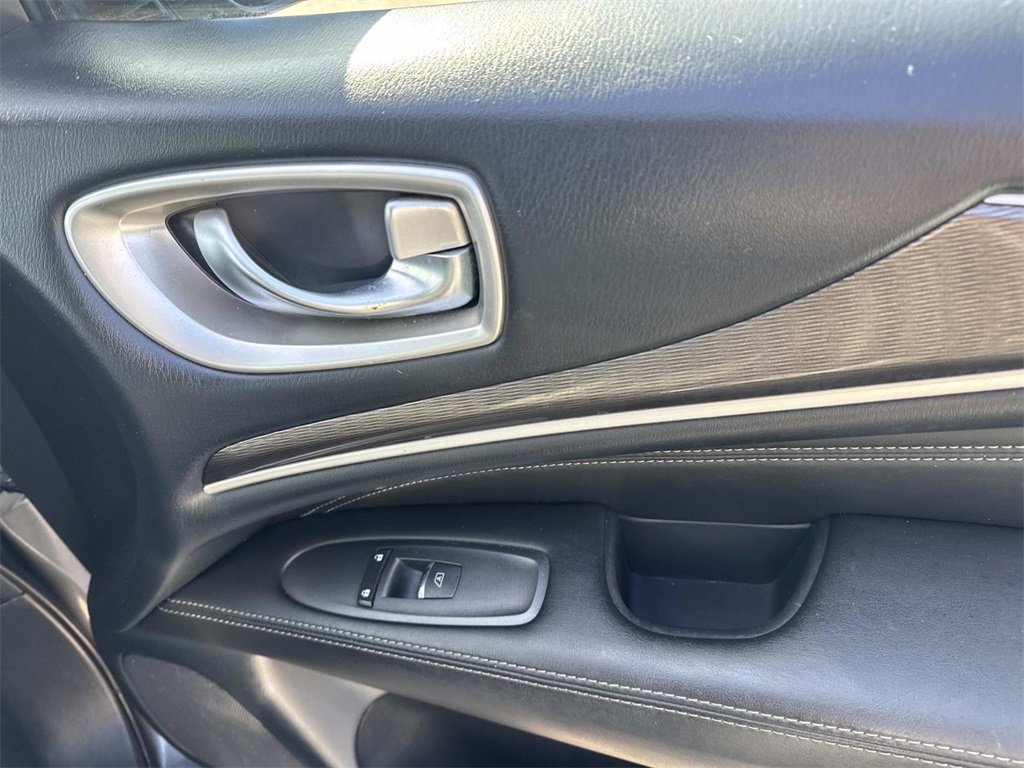 Used 2018 INFINITI QX60 Luxe image 16