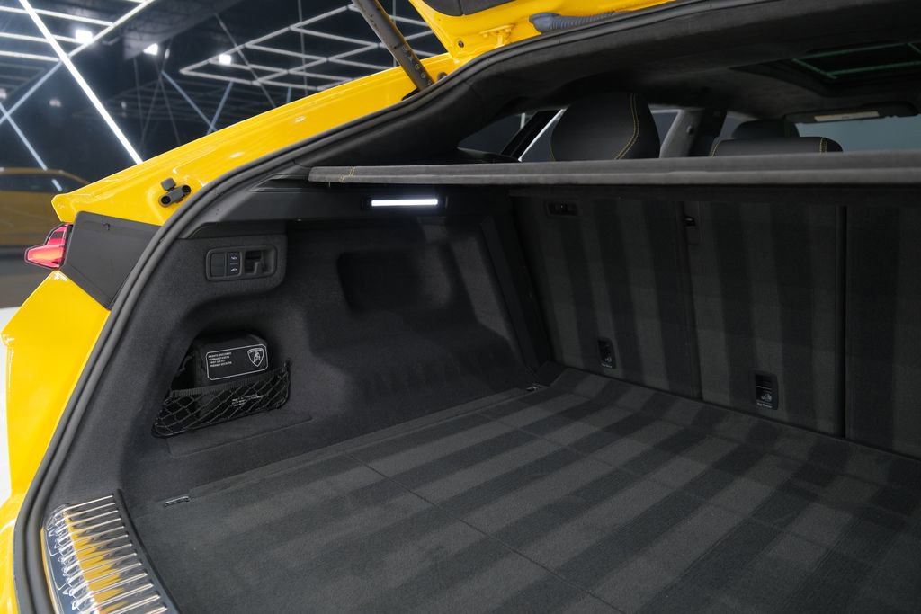 Used 2022 Lamborghini Urus image 42