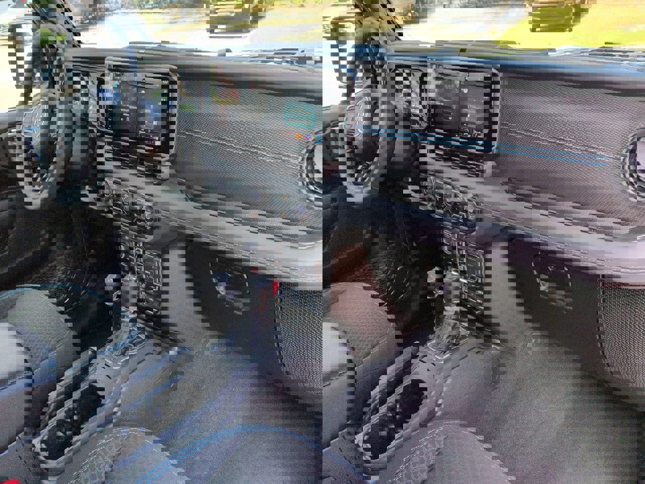 Used 2025 Jeep Wrangler Unlimited Rubicon 4xe w/ Convenience Group image 26