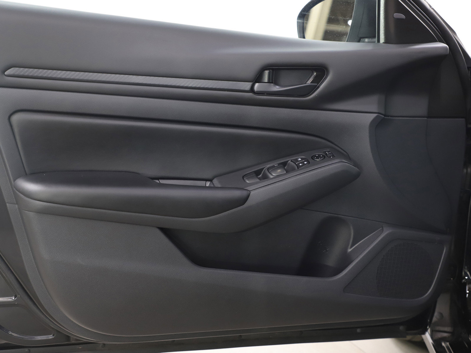 Used 2025 Nissan Altima 2.5 S image 17