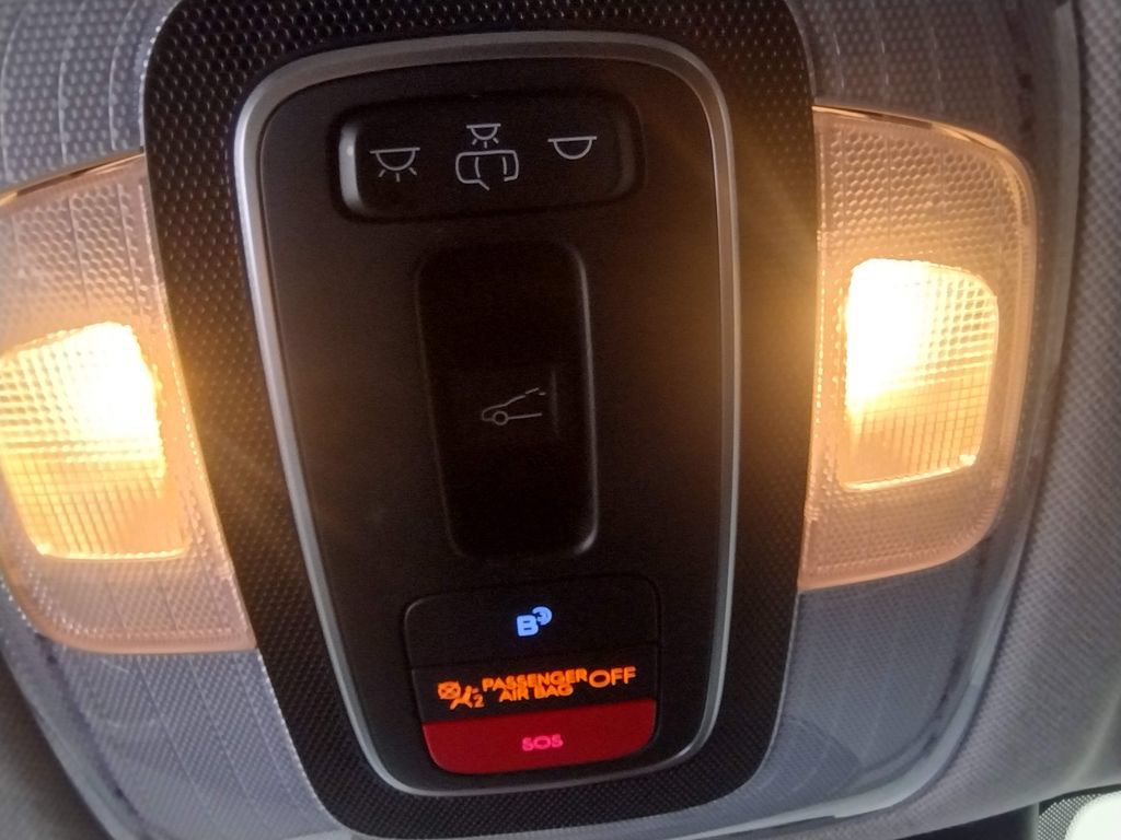 Certified 2024 Hyundai Elantra Limited FWD image 33