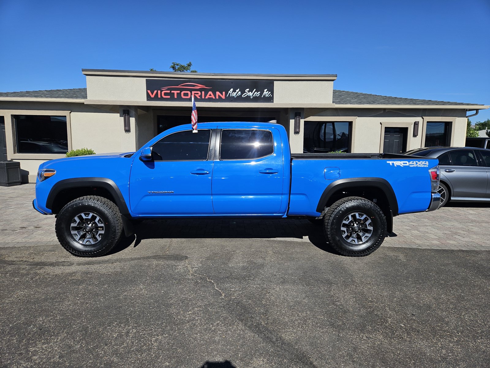 Used 2021 Toyota Tacoma TRD Off-Road AWD/4WD image 3