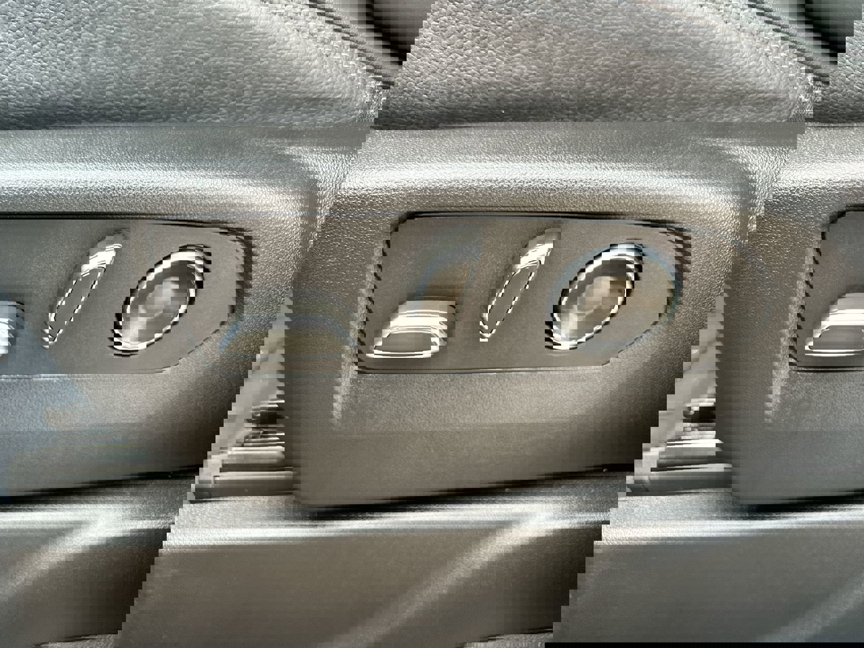 Used 2025 GMC Yukon XL Denali image 19