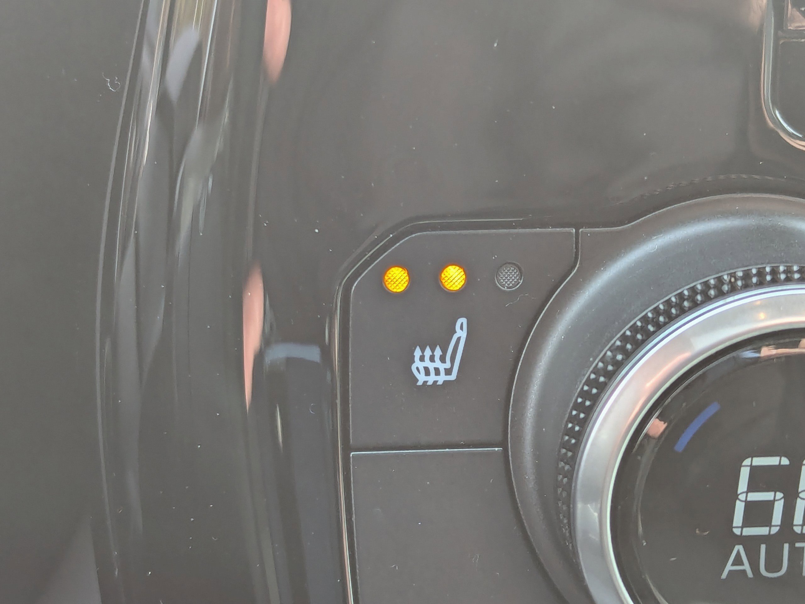 Used 2023 Toyota Highlander XLE image 30