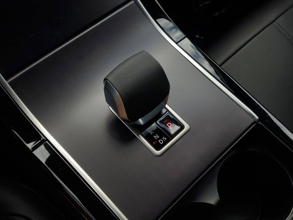 New 2026 Land Rover Range Rover Velar Dynamic SE AWD/4WD image 24