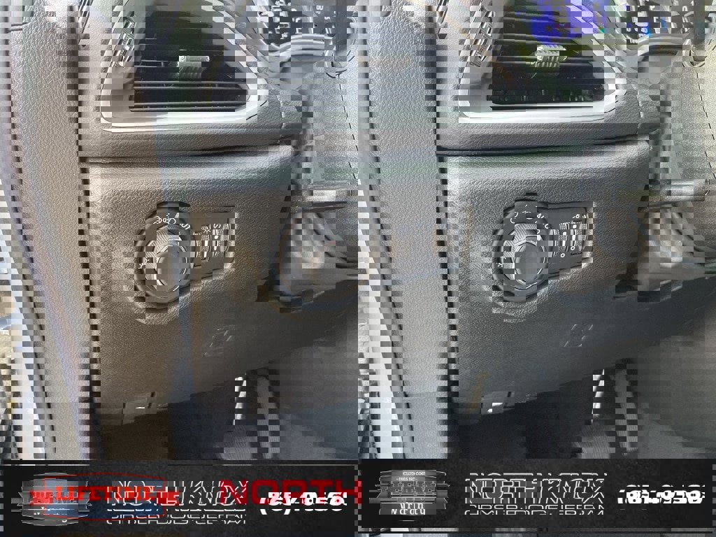 New 2026 Chrysler Voyager LX image 7