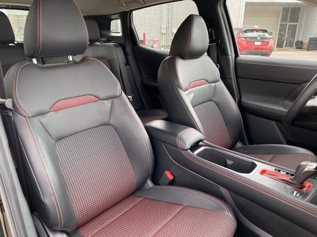 Certified 2025 Nissan Kicks SR image 10