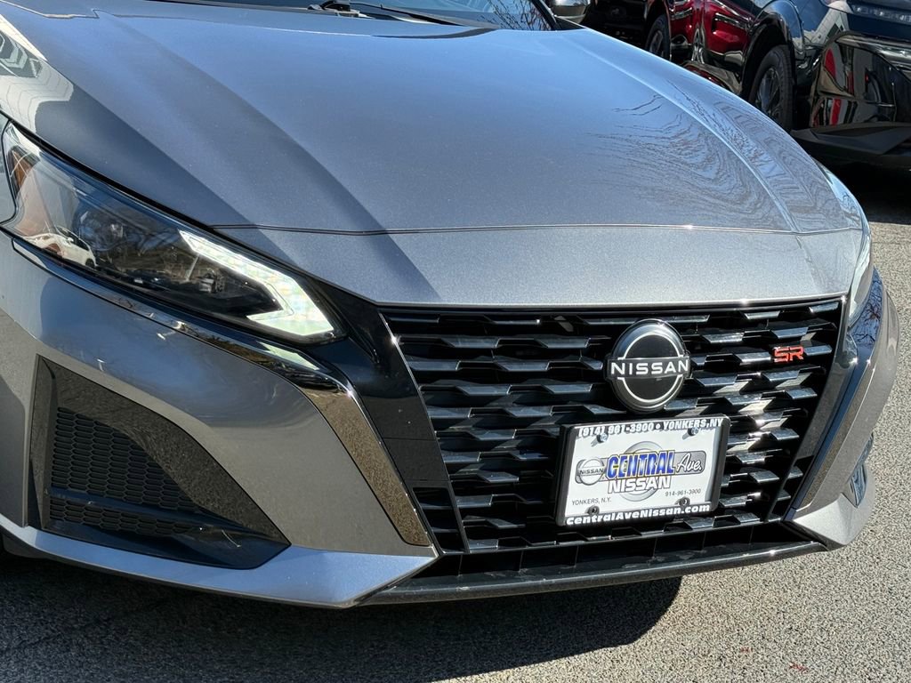 Used 2023 Nissan Altima 2.5 SR AWD/4WD image 8