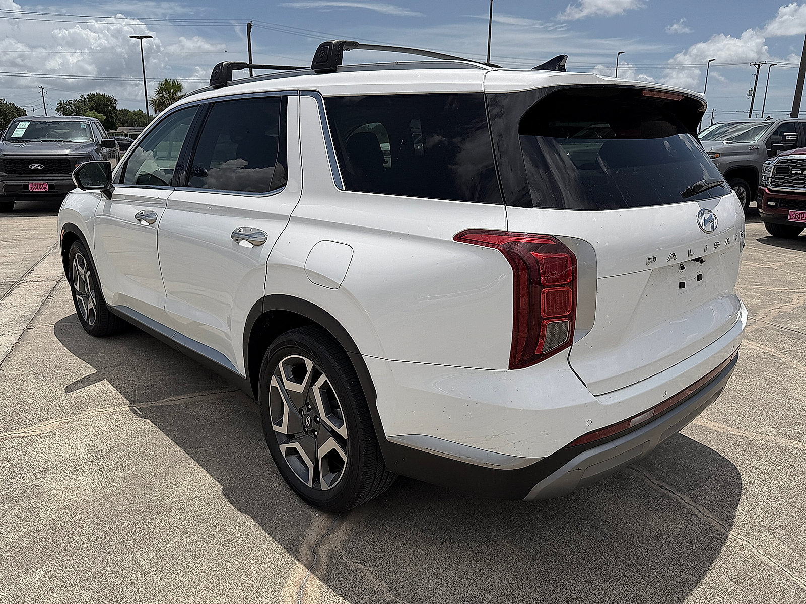 Used 2023 Hyundai Palisade SEL AWD/4WD image 5