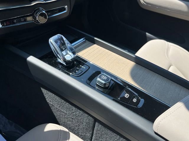 Used 2026 Volvo XC60 B5 Plus w/ Protection Package Premier image 30