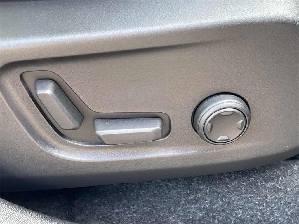 Used 2024 Volvo XC40 Recharge Plus w/ Protection Package Premier image 23