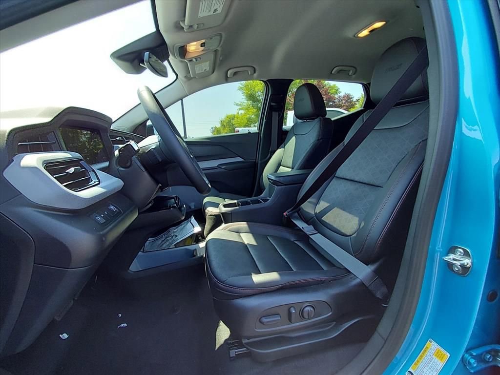 New 2027 Chevrolet Bolt RS FWD image 11