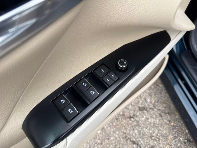 Used 2020 Toyota Camry XLE w/ Driver Assist Package FWD image 14