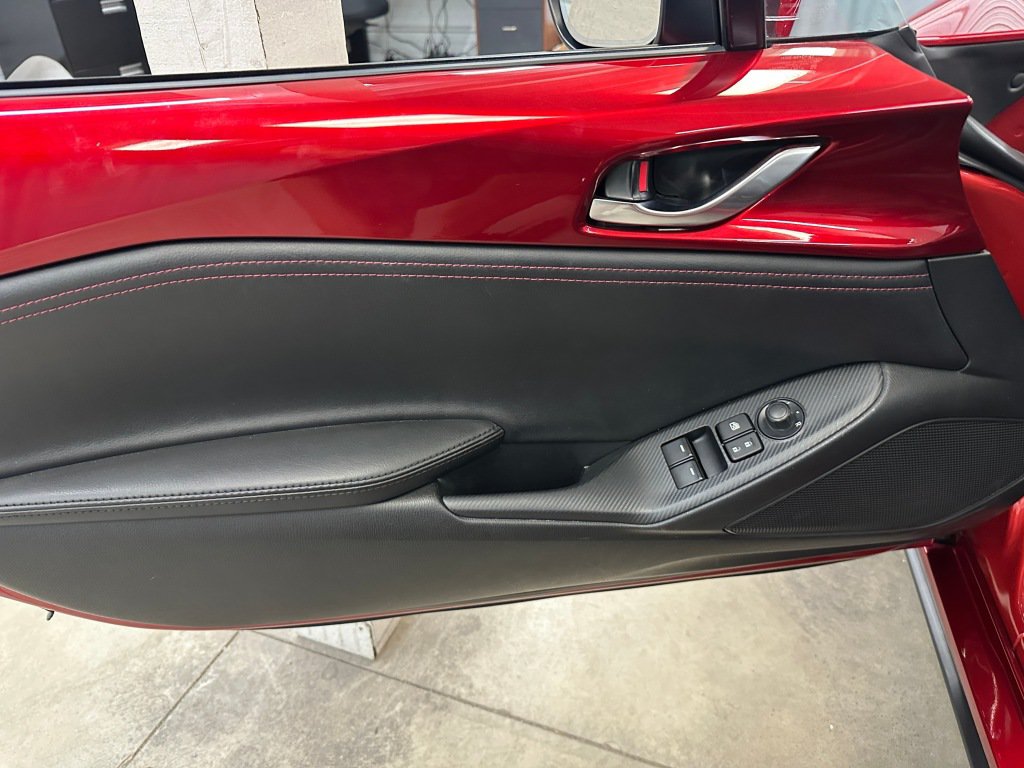 Used 2019 MAZDA MX-5 Miata RF Grand Touring RWD image 6