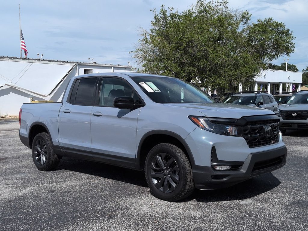 Used 2025 Honda Ridgeline Sport image 2