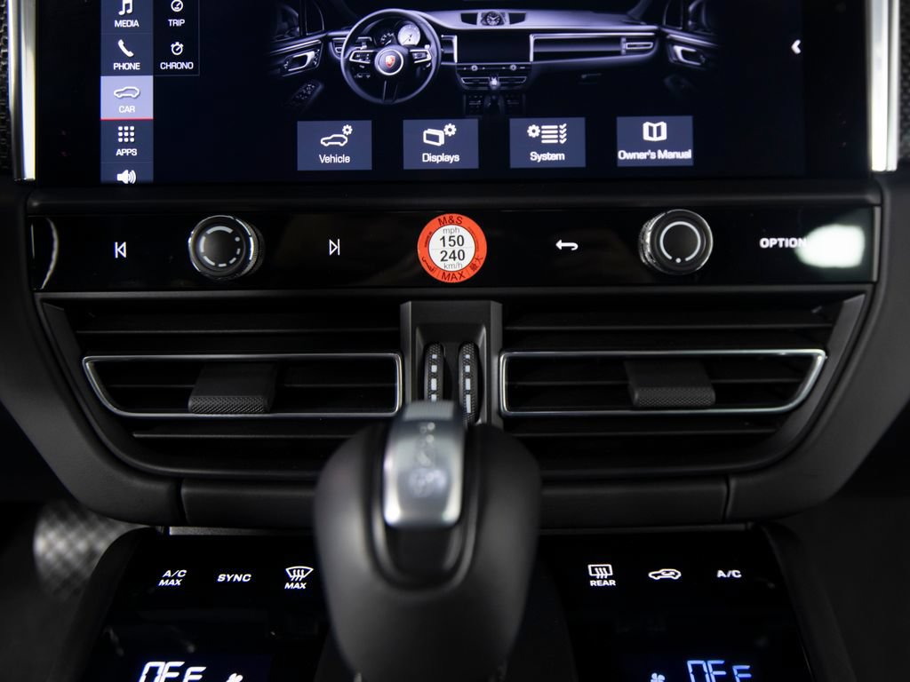 Certified 2025 Porsche Macan GTS AWD/4WD image 26