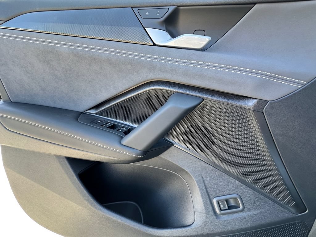 New 2026 Volkswagen Tiguan SE AWD/4WD image 11