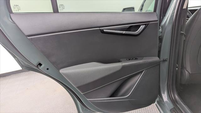 Used 2023 Kia Niro SX Touring FWD image 16