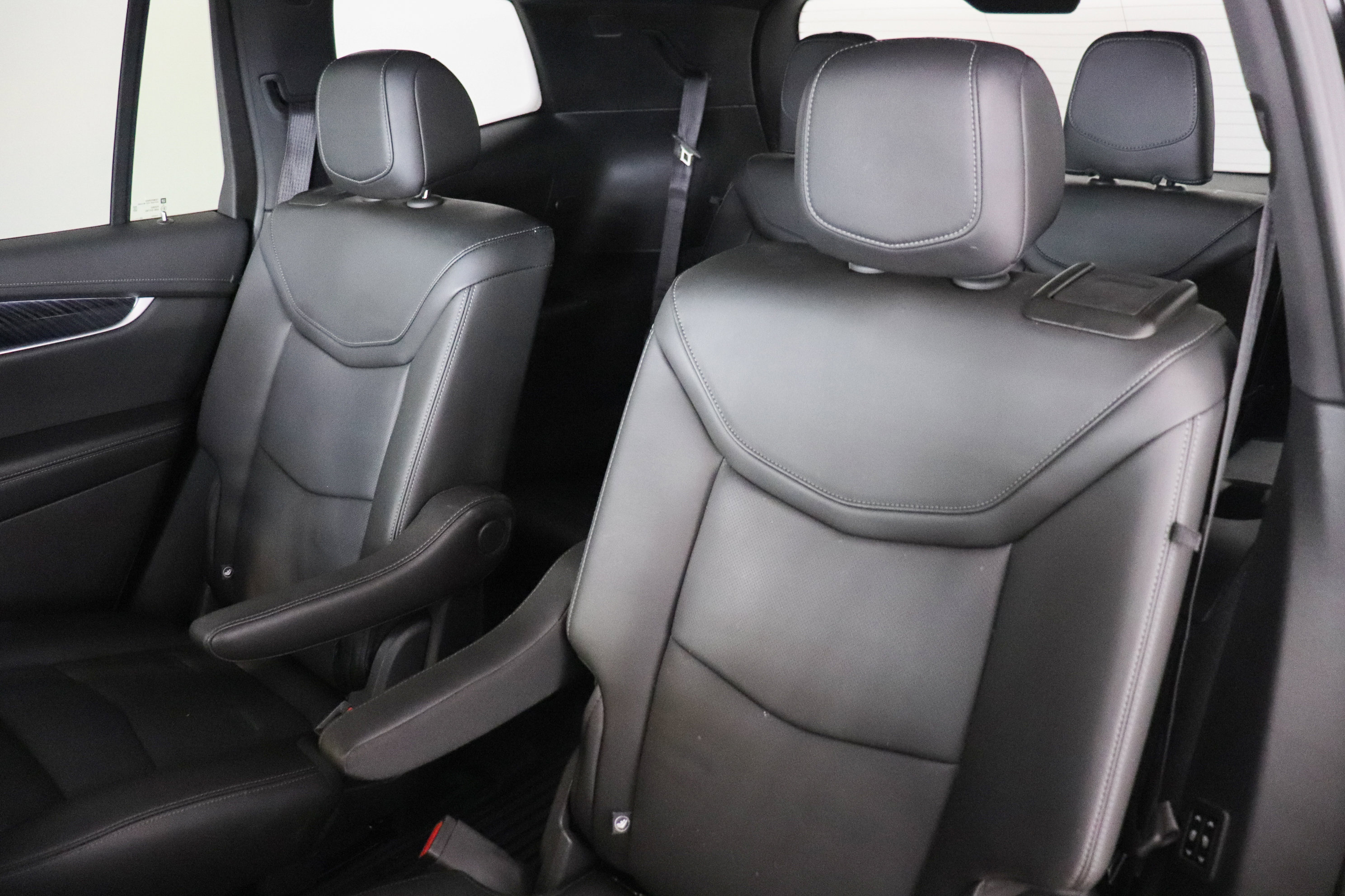 Used 2023 Cadillac XT6 Premium Luxury w/ LPO, Floor Liner Package AWD/4WD image 20