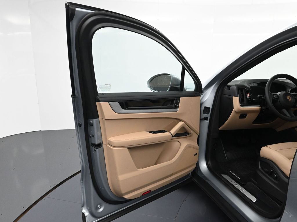 Certified 2026 Porsche Cayenne Coupe AWD/4WD image 16