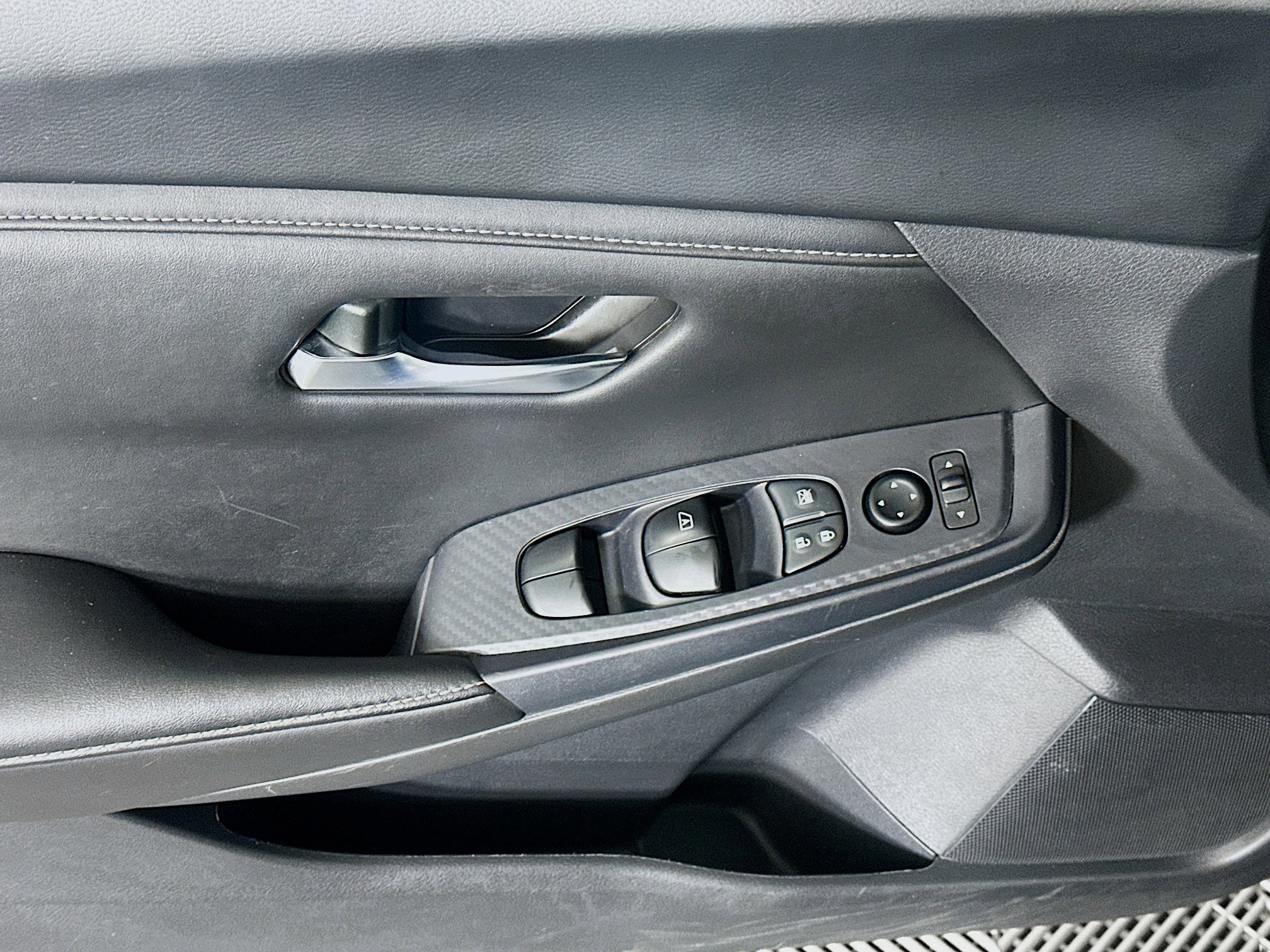 Used 2024 Nissan Sentra SV image 15