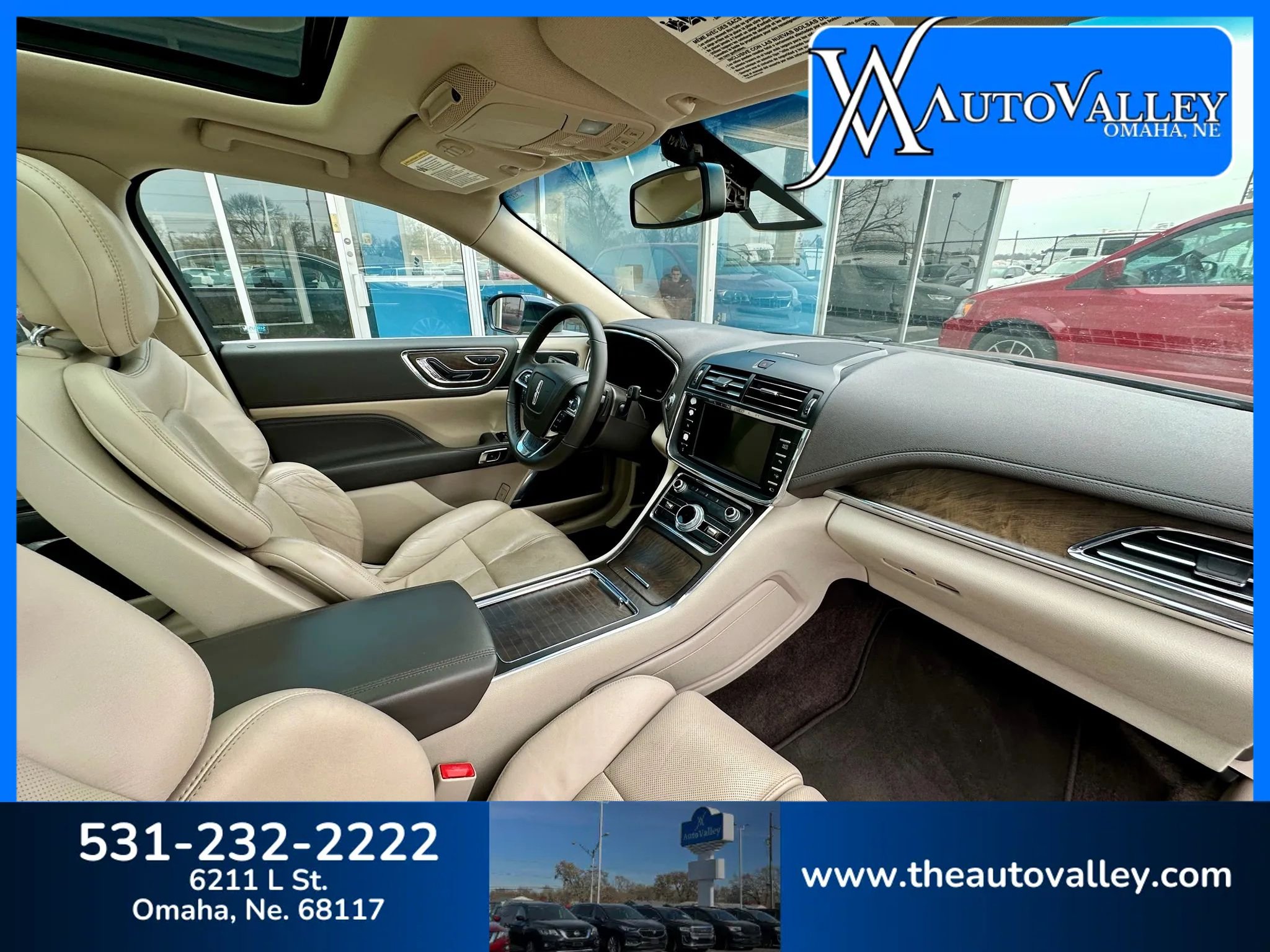 Used 2017 Lincoln Continental Select w/ Technology Package image 18