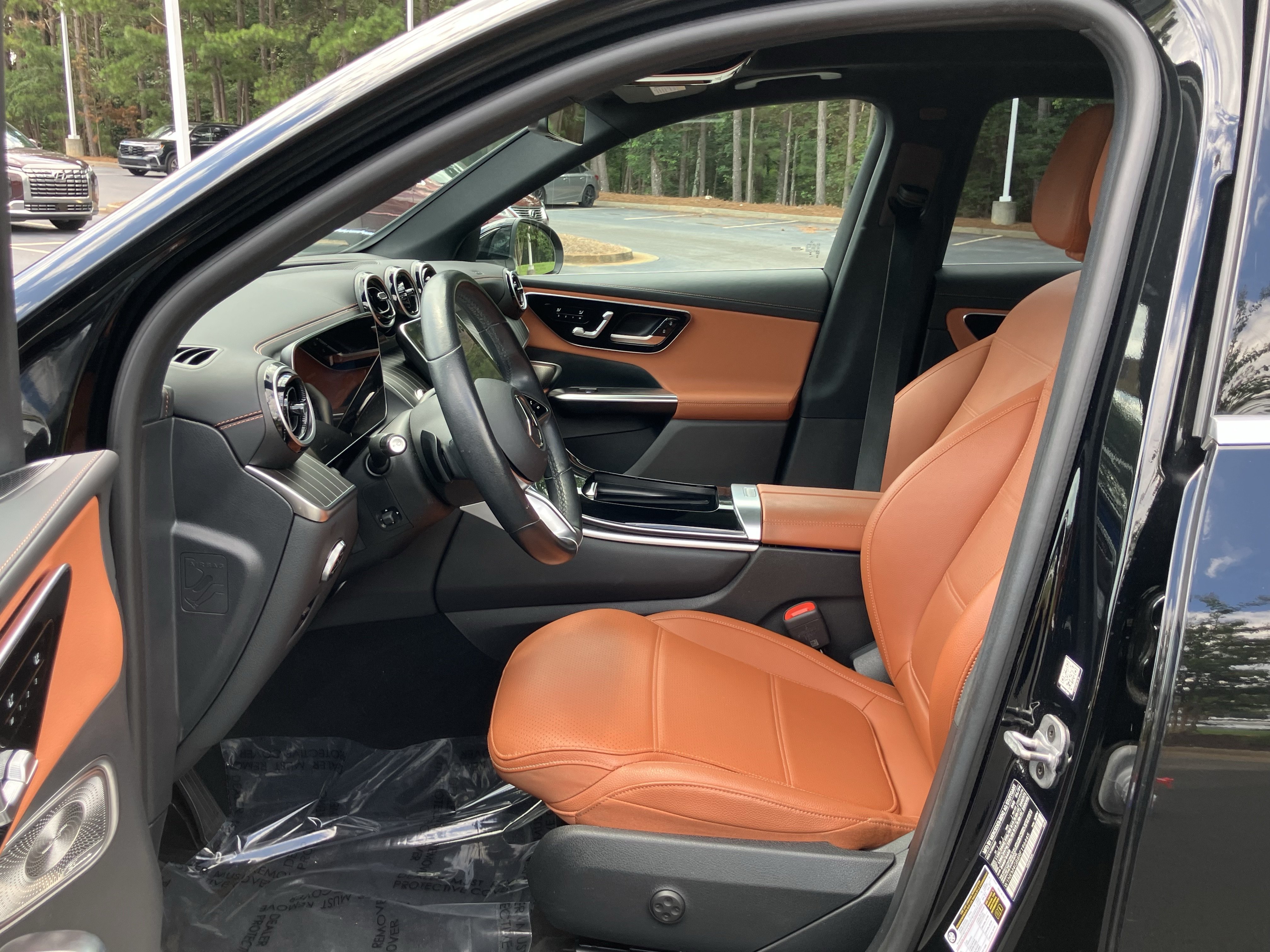 Used 2024 Mercedes-Benz GLC 300 image 16