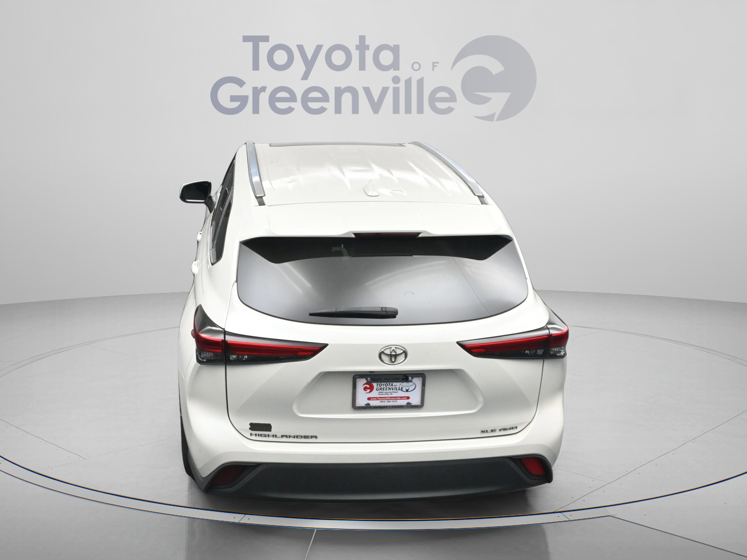 Used 2020 Toyota Highlander XLE AWD/4WD image 10