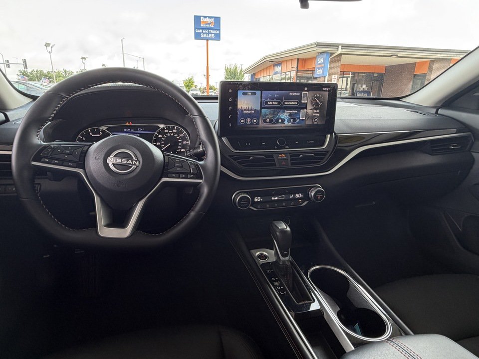 Used 2025 Nissan Altima 2.5 SR w/ SR Premium Package FWD image 12