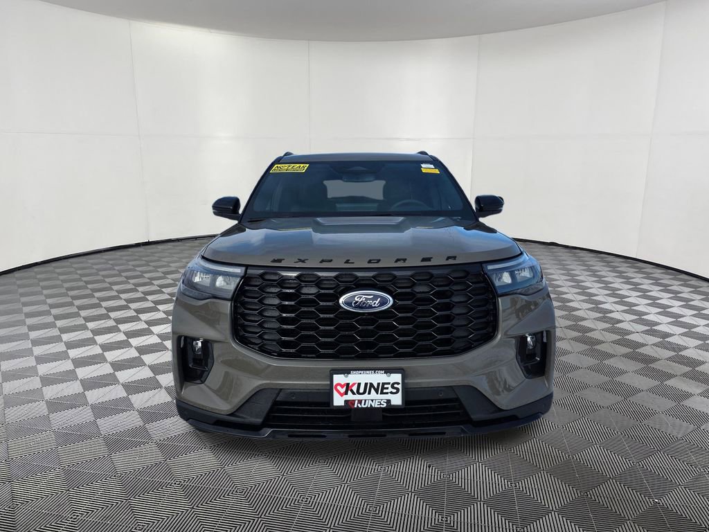 New 2026 Ford Explorer ST-Line w/ ST-Line Street Pack AWD/4WD video 2