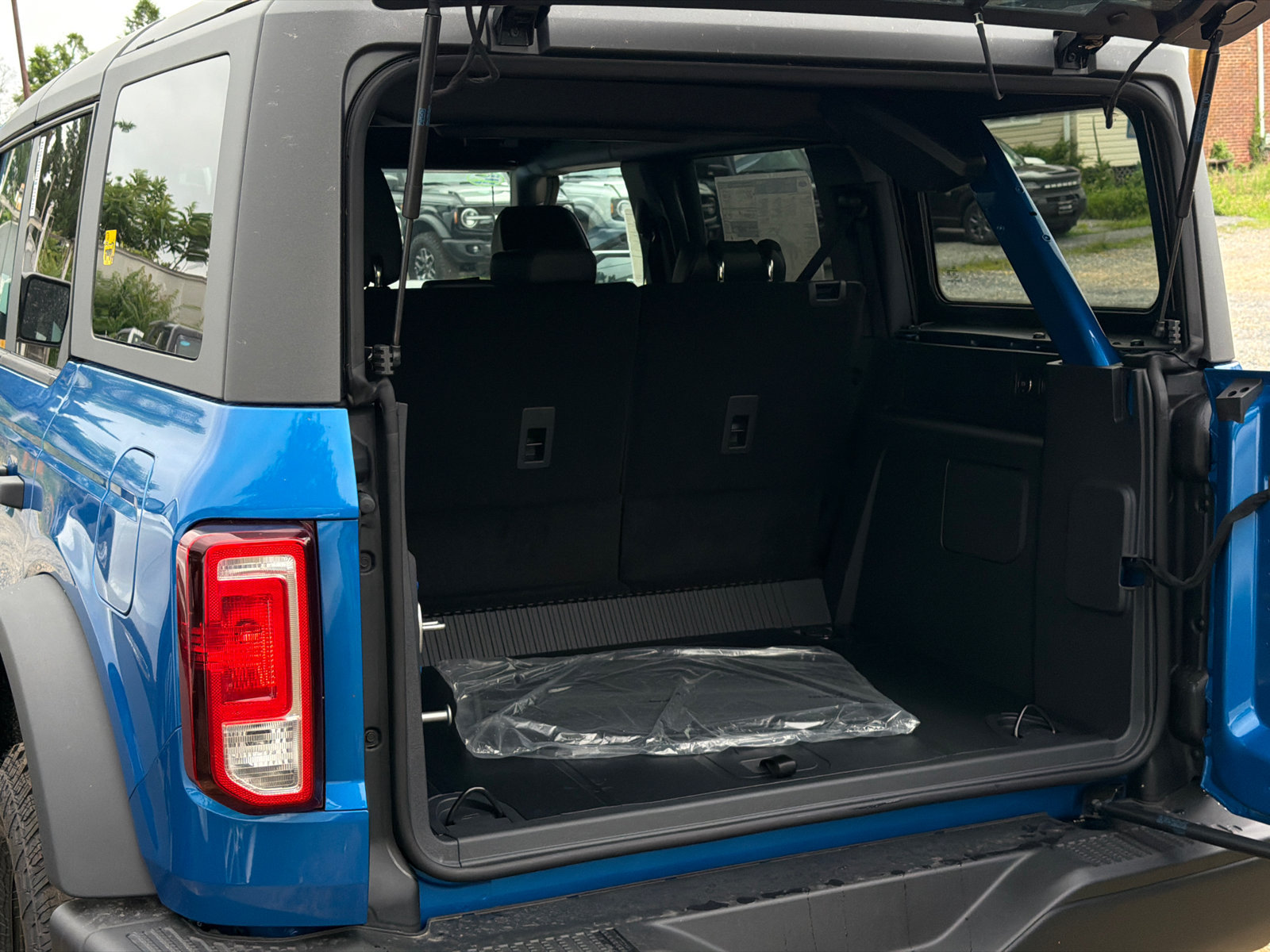 New 2026 Ford Bronco Big Bend w/ Black Diamond Package AWD/4WD image 8