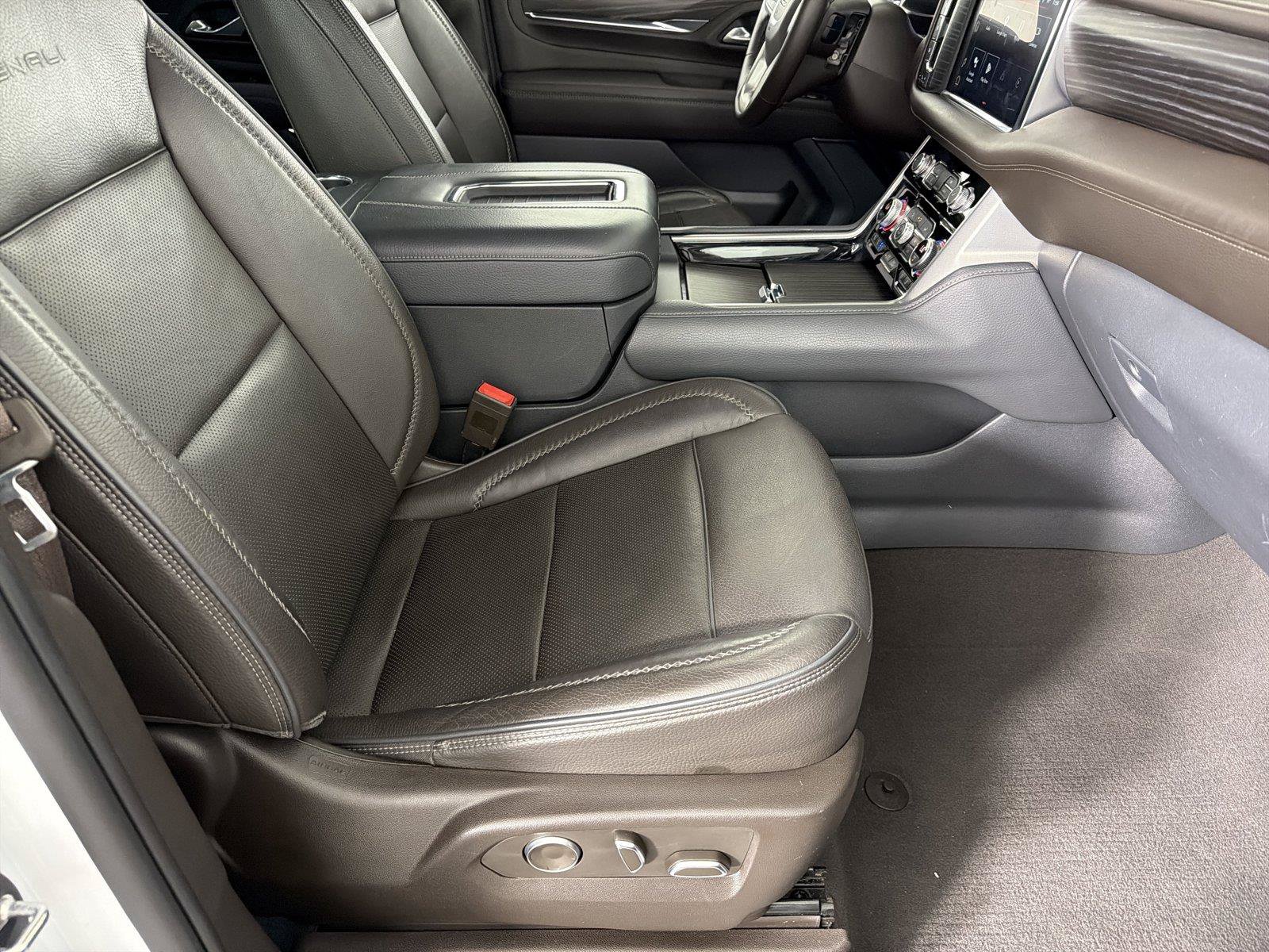 Certified 2023 GMC Yukon Denali AWD/4WD image 12
