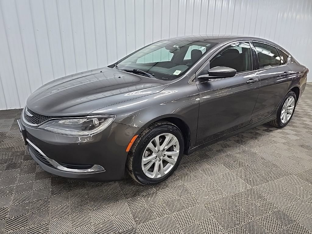 Used 2015 Chrysler 200 Limited w/ Convenience Group image 8