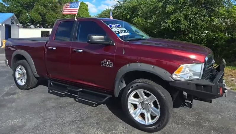 Used 2017 RAM 1500 Classic SLT AWD/4WD image 6