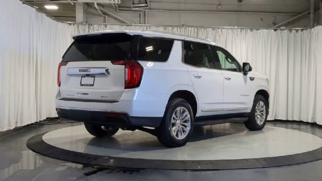 Used 2023 GMC Yukon SLT w/ SLT Premium Package image 8