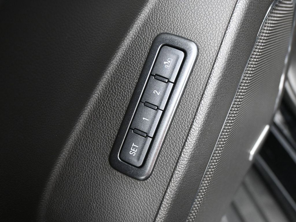 Used 2017 GMC Yukon SLT w/ Open Road Package image 16