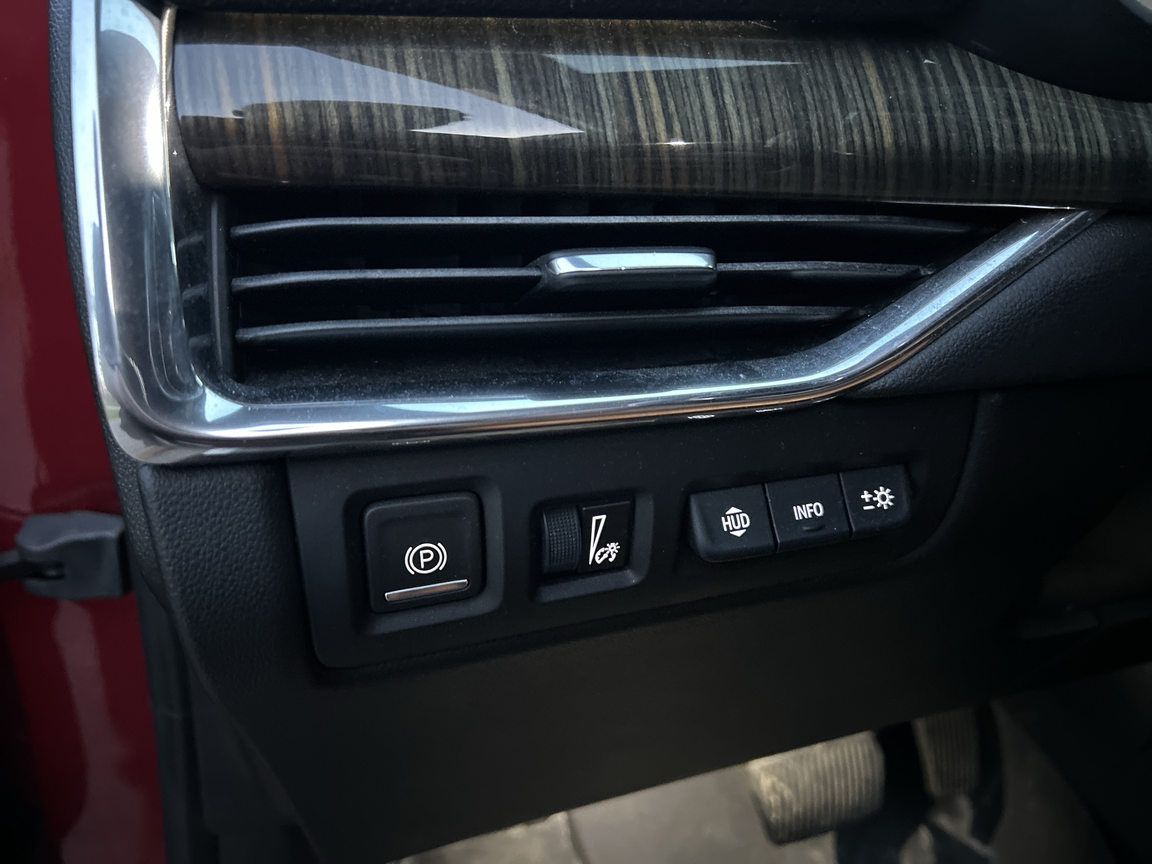 Used 2019 Cadillac XT4 Premium Luxury AWD/4WD image 24