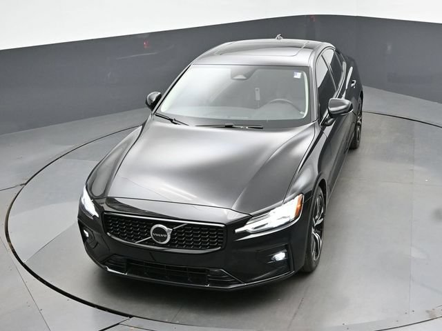 Used 2025 Volvo S60 B5 Plus AWD/4WD image 44