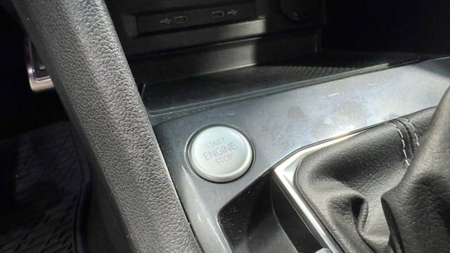 Used 2024 Volkswagen Tiguan SE R-Line image 27