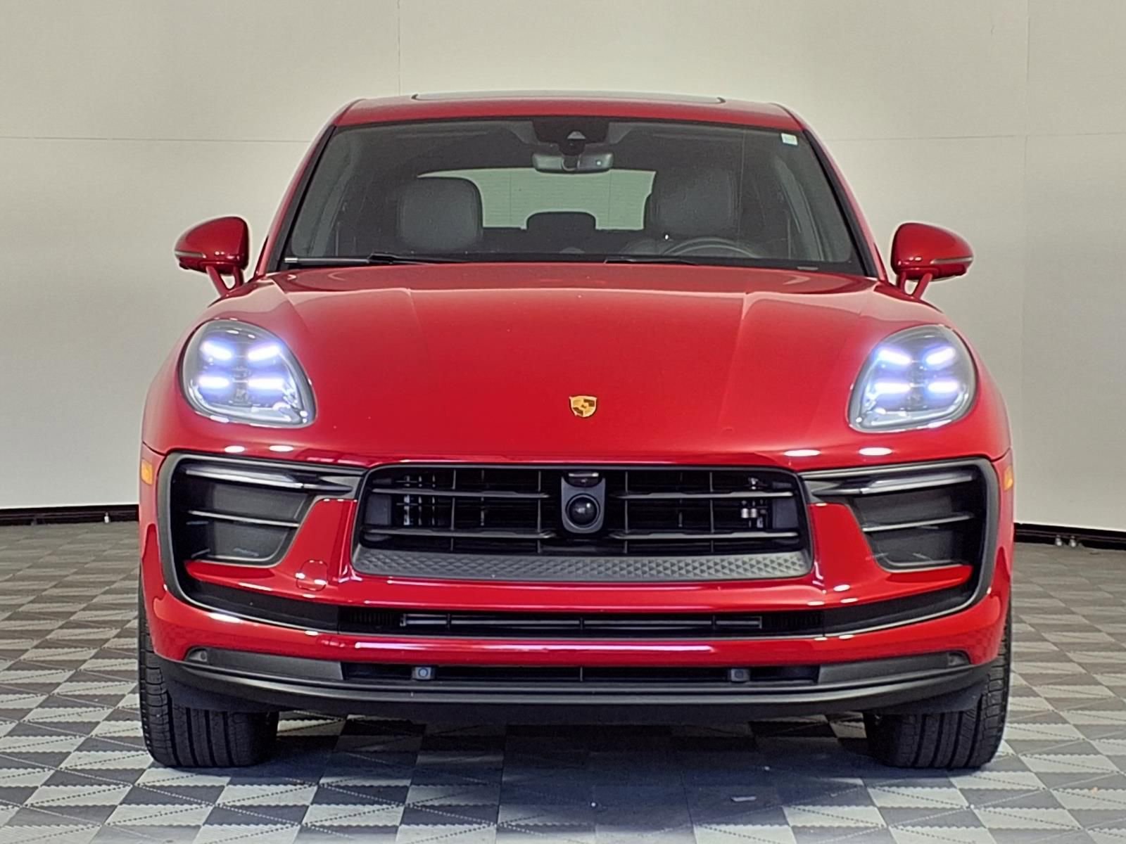 Used 2024 Porsche Macan Turbo image 2