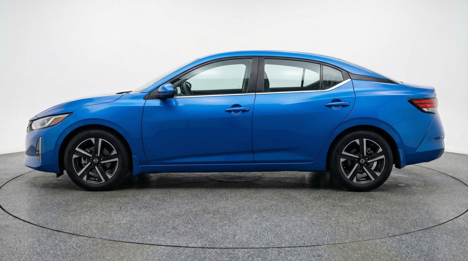 Used 2025 Nissan Sentra SV FWD image 5