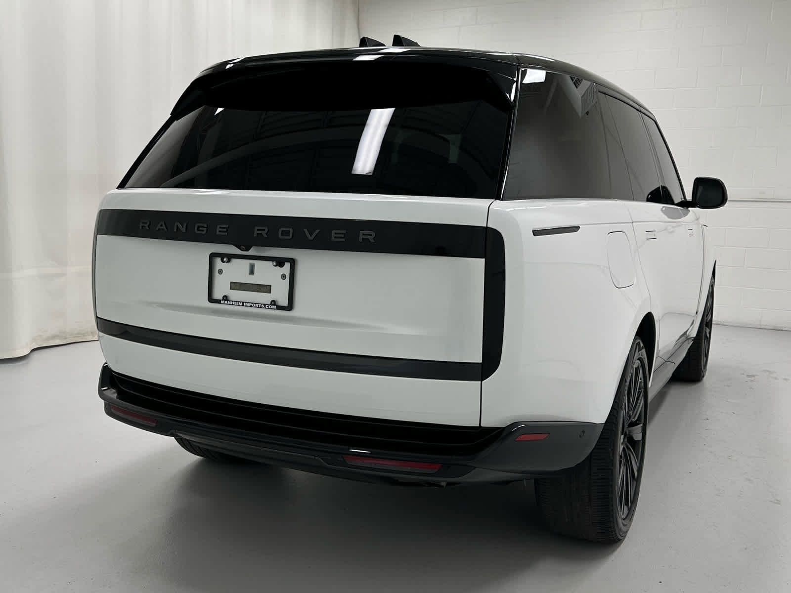 Used 2024 Land Rover Range Rover Long Wheelbase Autobiography AWD/4WD image 6