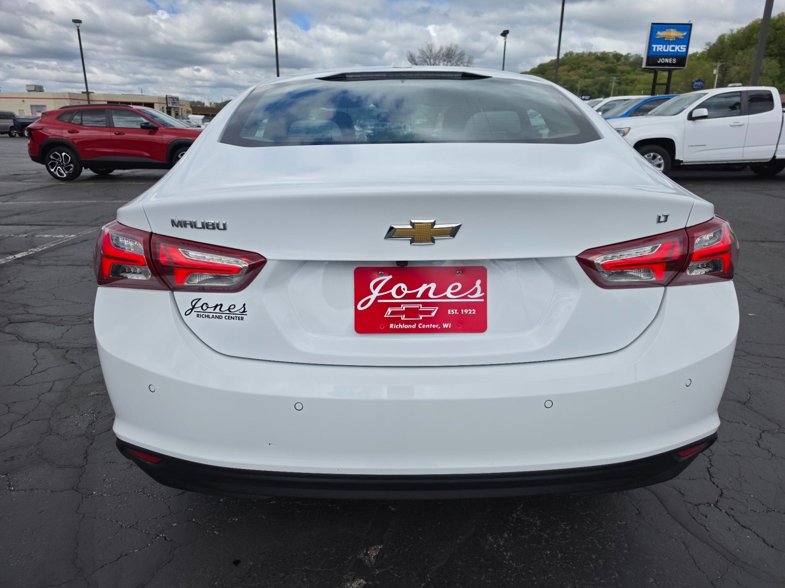 Used 2021 Chevrolet Malibu LT FWD image 4