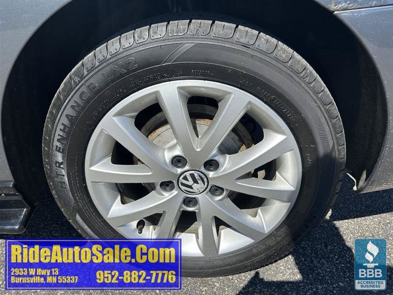 Used 2011 Volkswagen Jetta SE FWD image 25