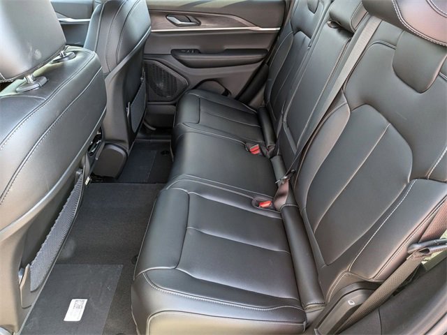 New 2025 Jeep Grand Cherokee Limited w/ Black Appearance Package image 25